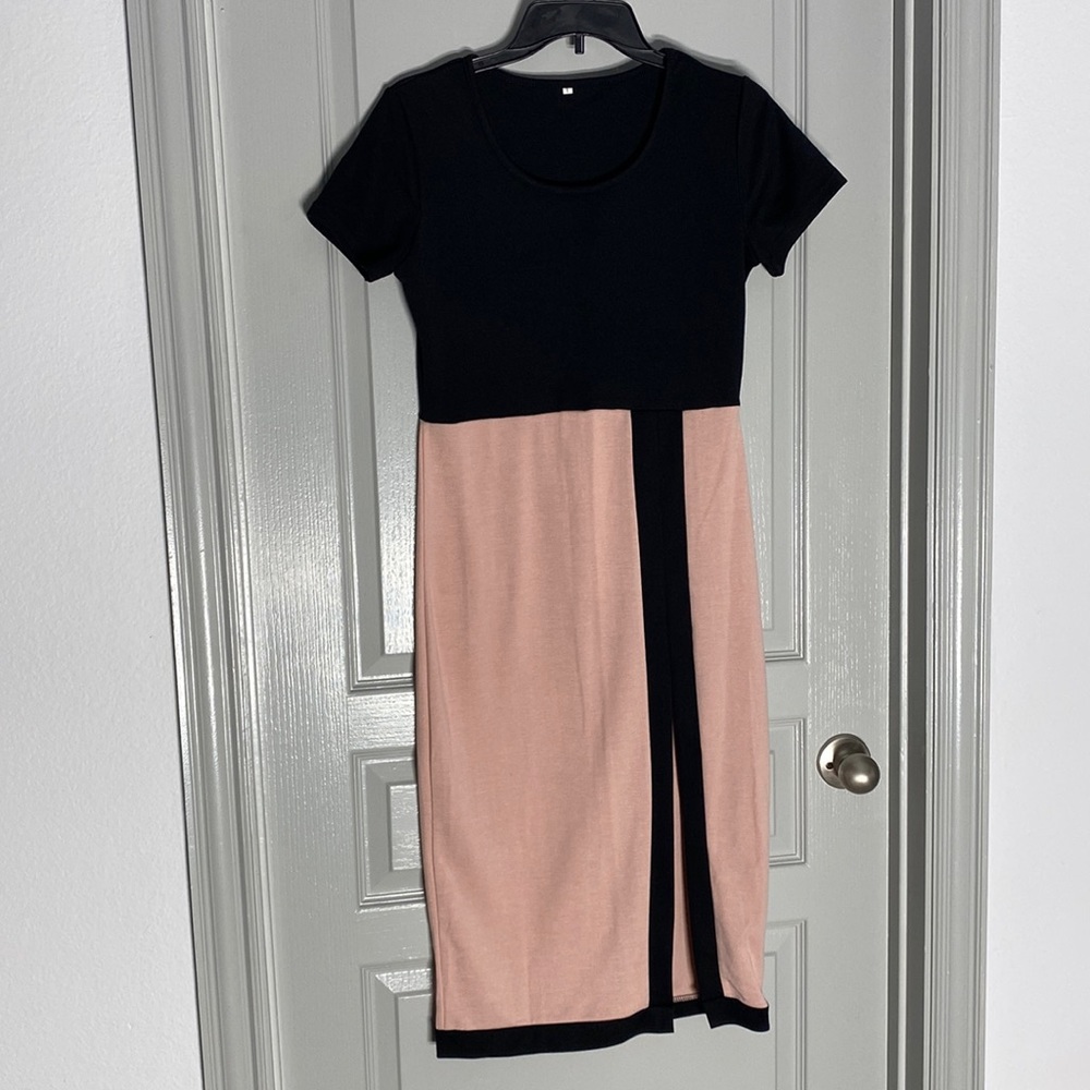 Black and pink 👗 with a split side